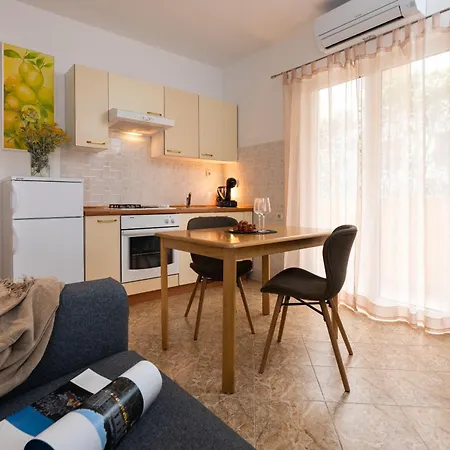 Apartments Sunny Elza Hvar Town Exterior photo