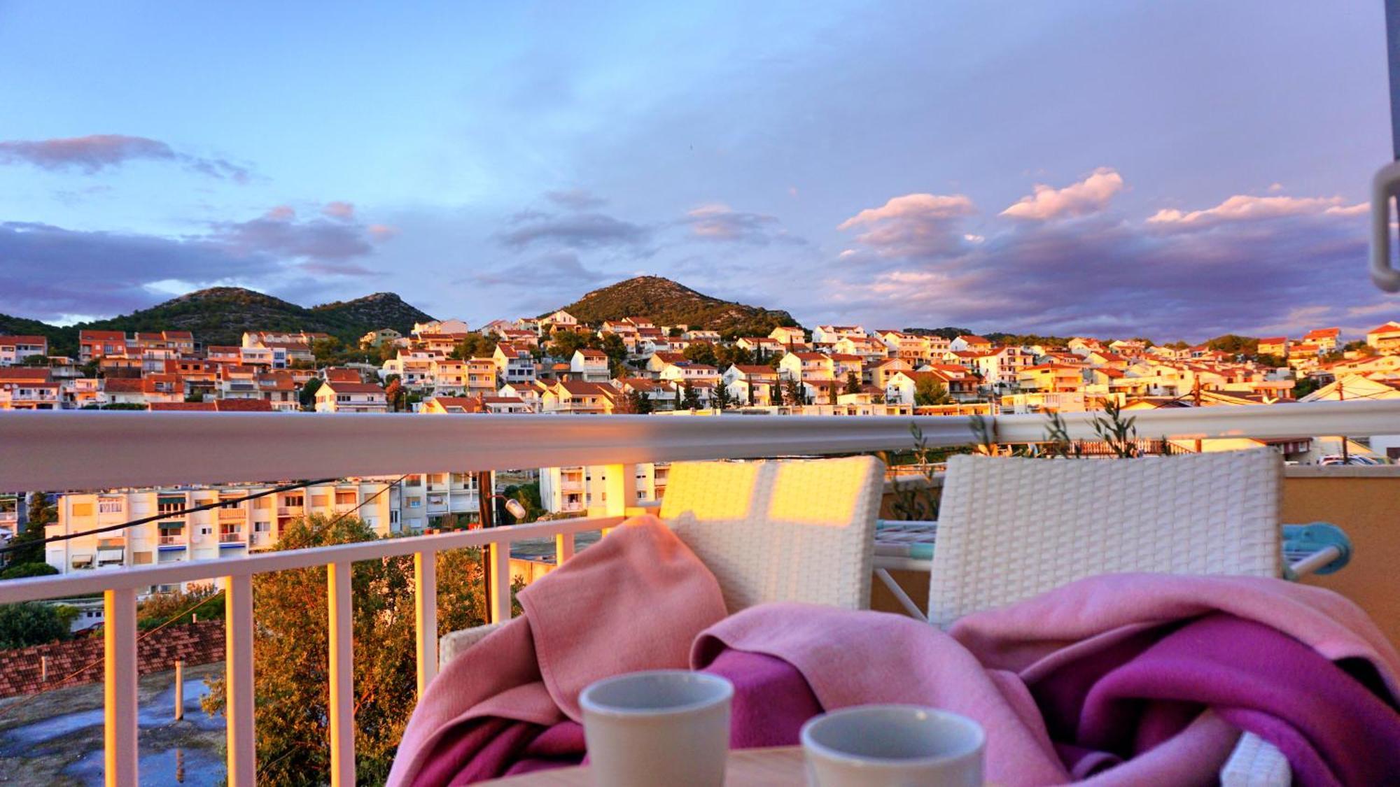 Sunny Elza Apartment Hvar Town