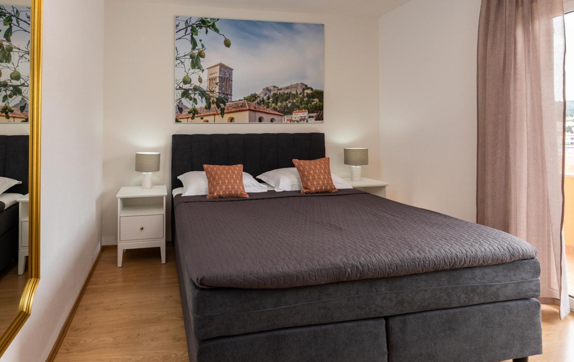Sunny Elza Apartment *