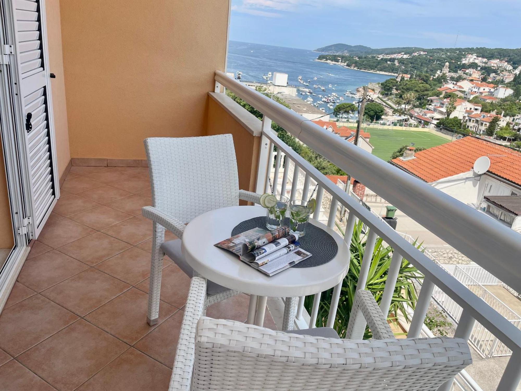 Sunny Elza Apartment Hvar Town
