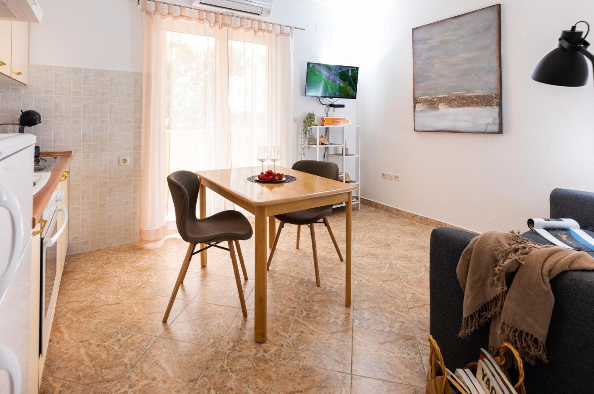 Sunny Elza Apartment *