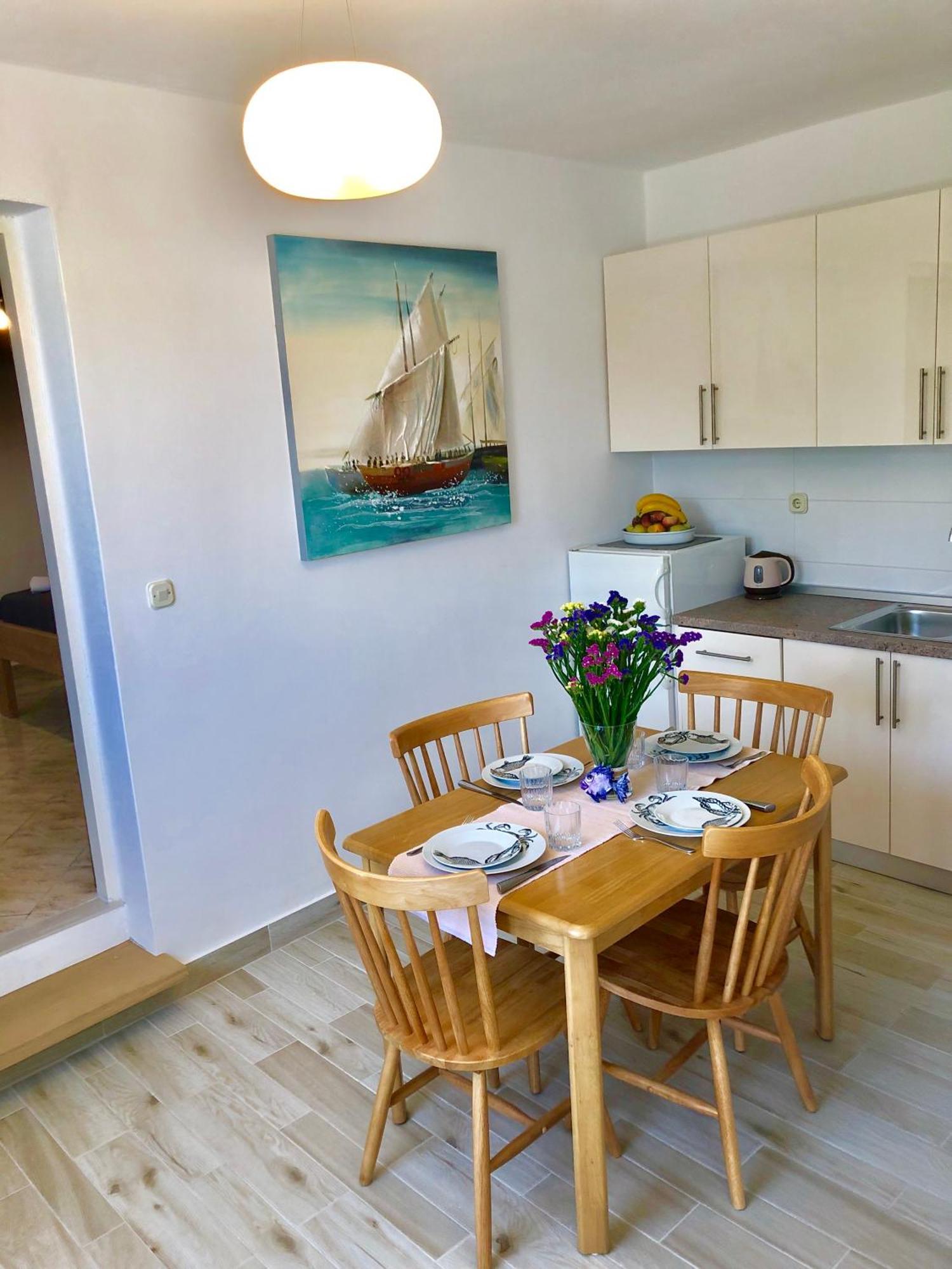 Sunny Elza Apartment *